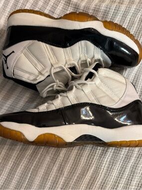 Jordan Men's Sneakers in White, Black, Gum